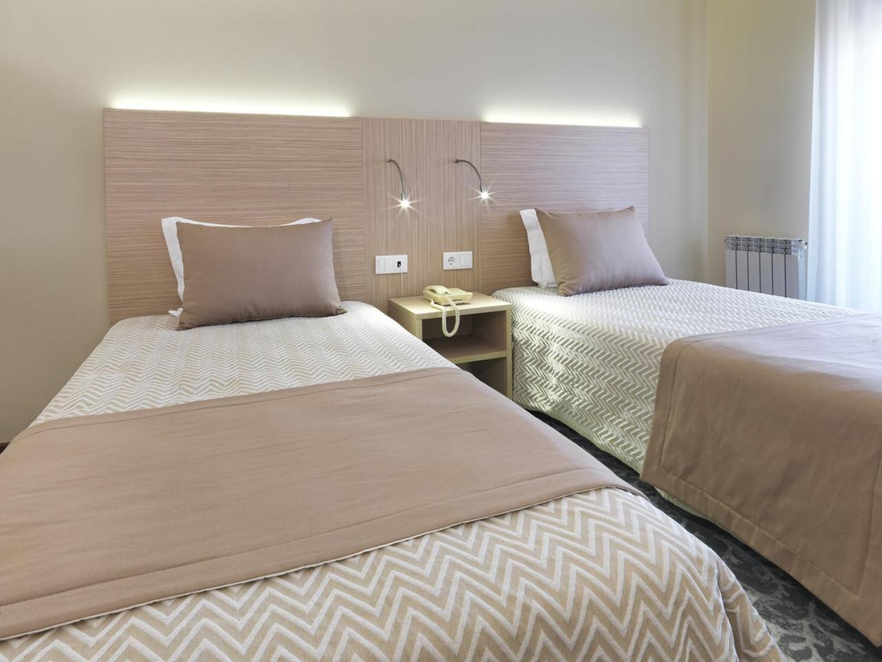 Double or Twin Room Extra Bed,1226986205:JPEG