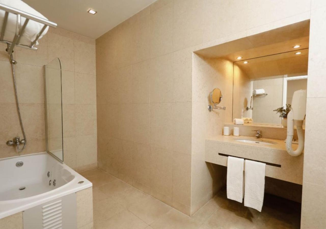 Superior Double Room,1329635111:JPEG
