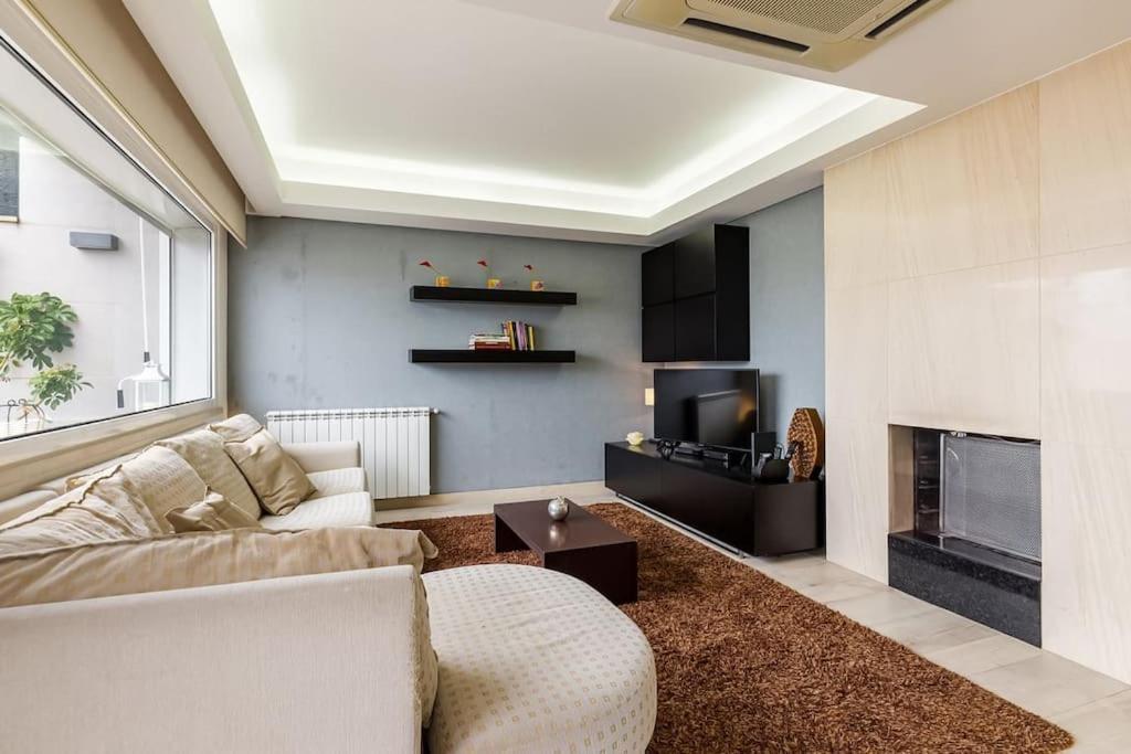 Three-Bedroom Apartment,1376654066:JPEG