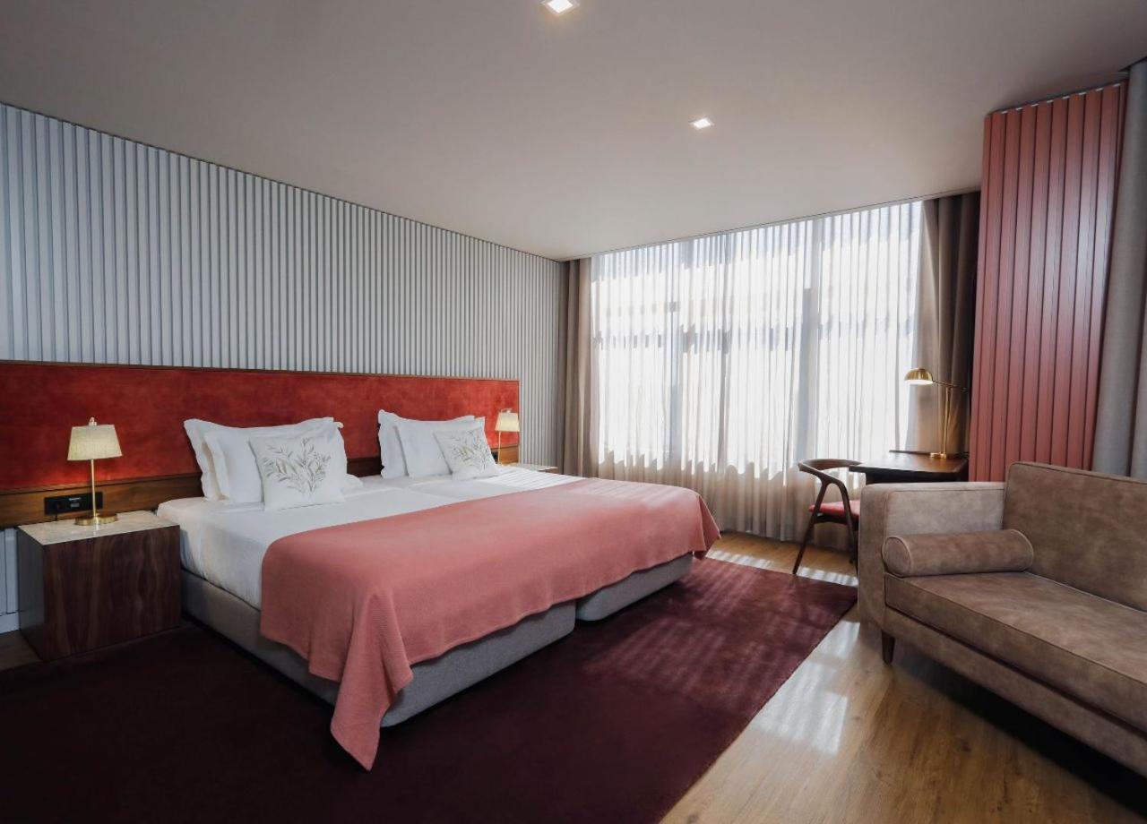 Executive Suite,1382426141:JPEG