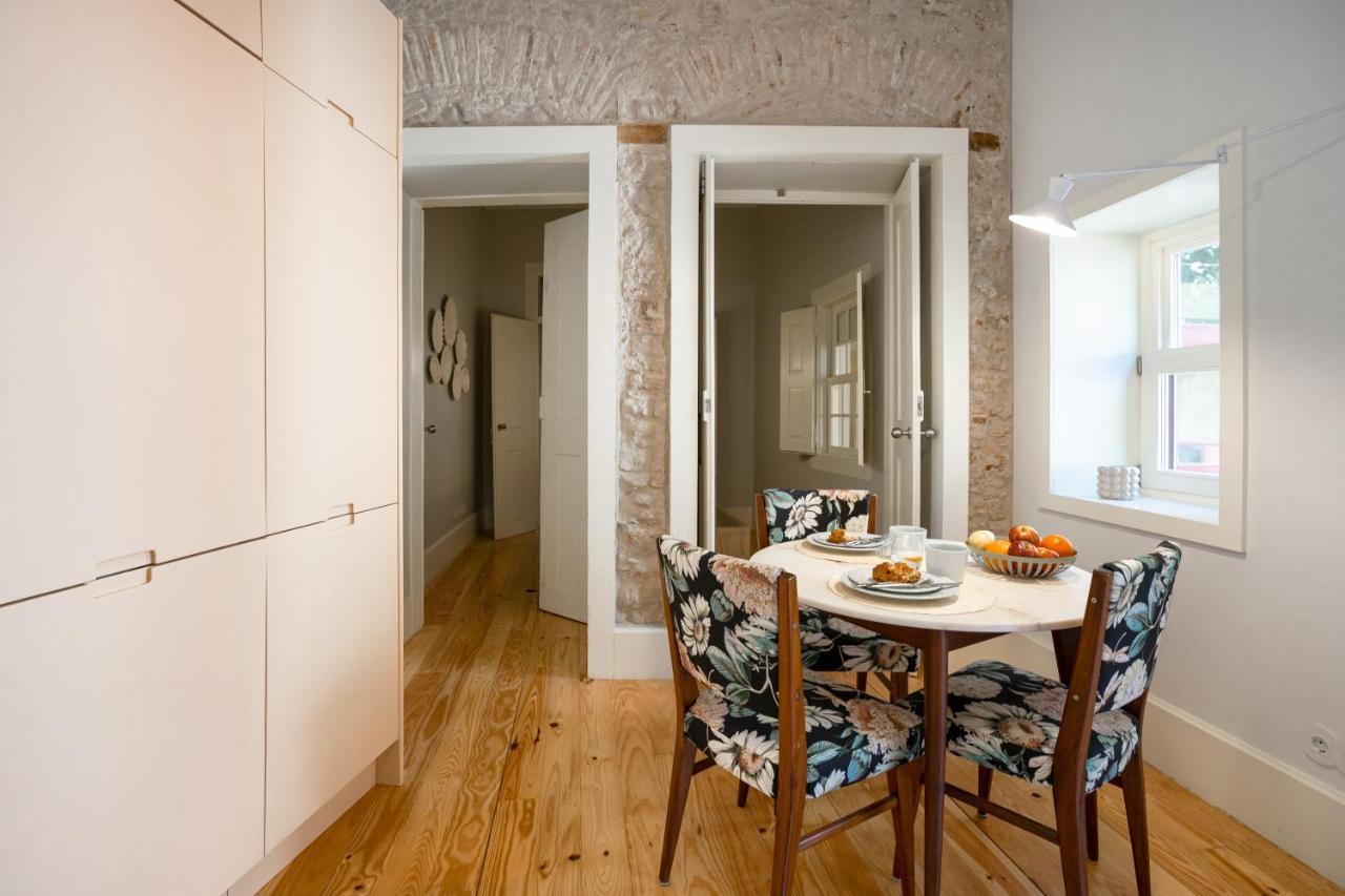 One-Bedroom Apartment Garden,1469592992:JPEG