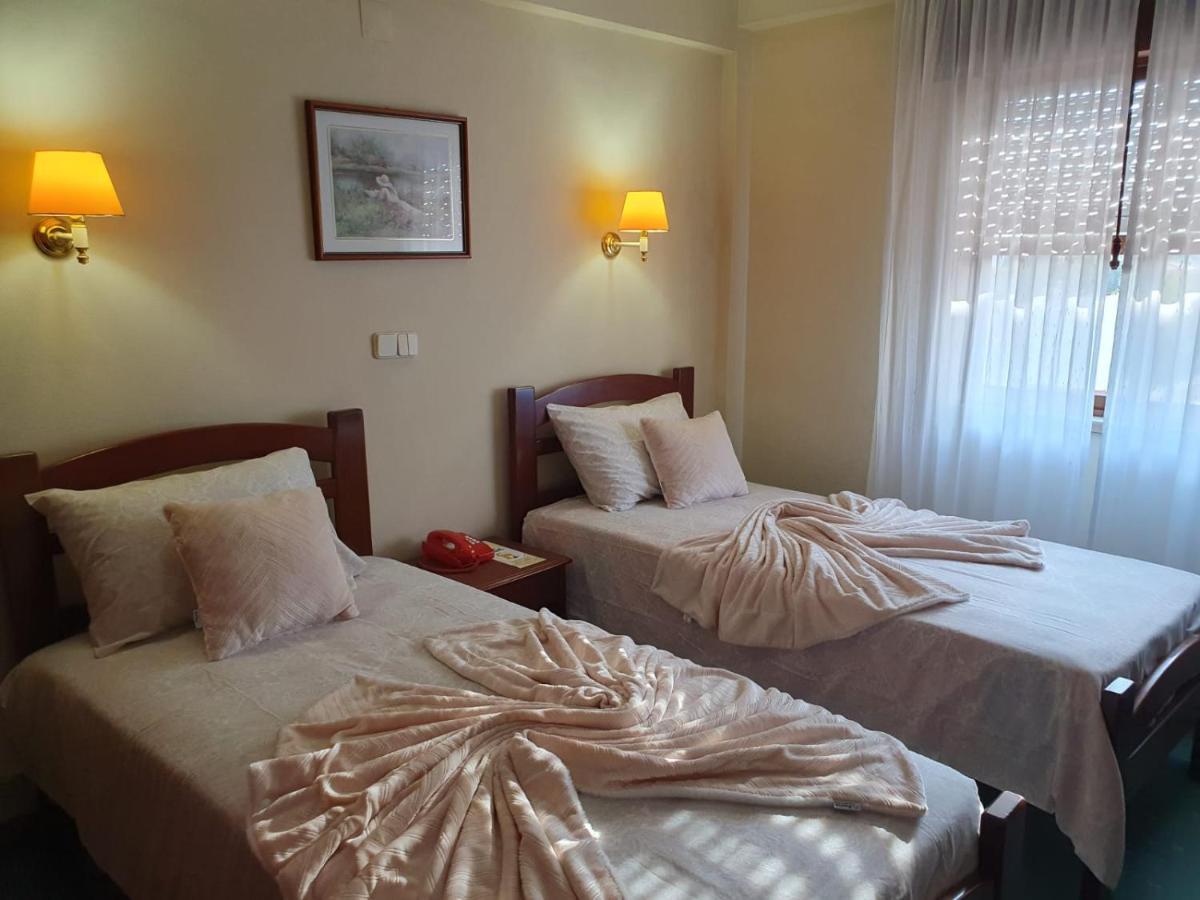 Twin Room,1475497771:JPEG