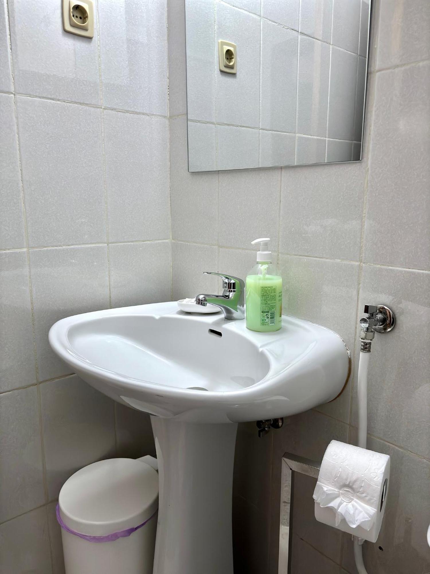 Double Room,1537425466:JPEG