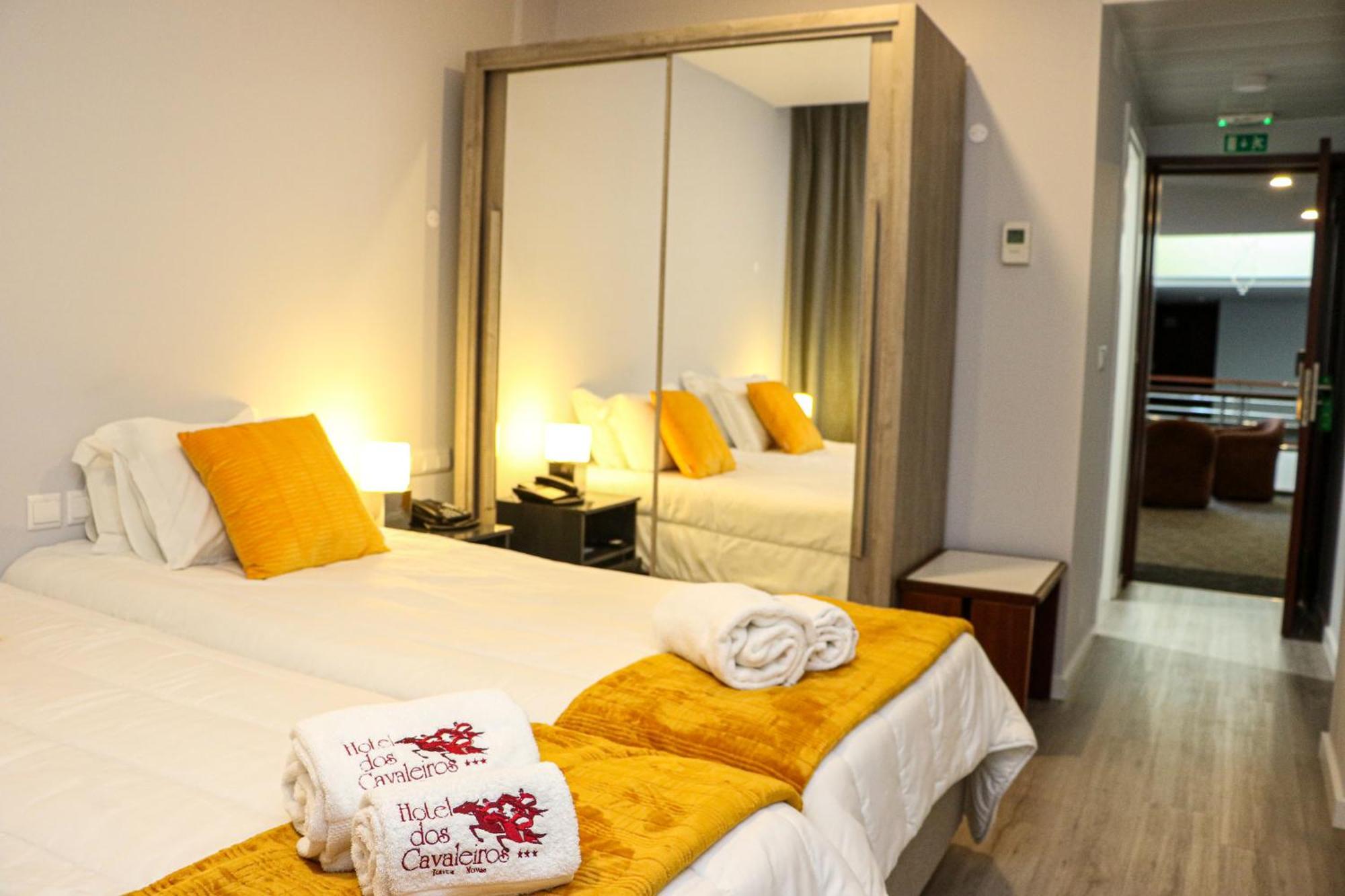 Twin Room,1551852337:JPEG