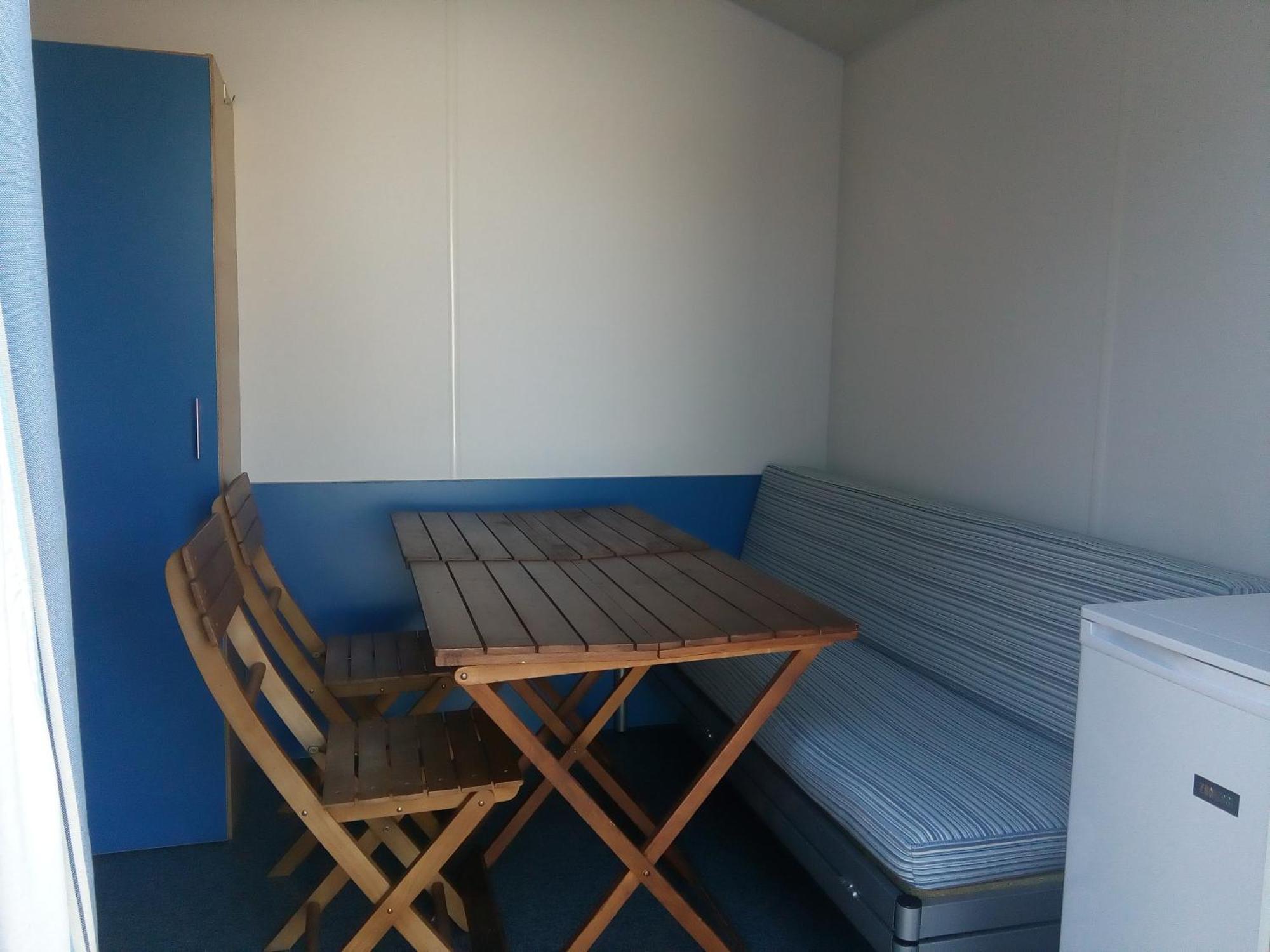 Caravan with shared bathroom,1555126510:JPEG