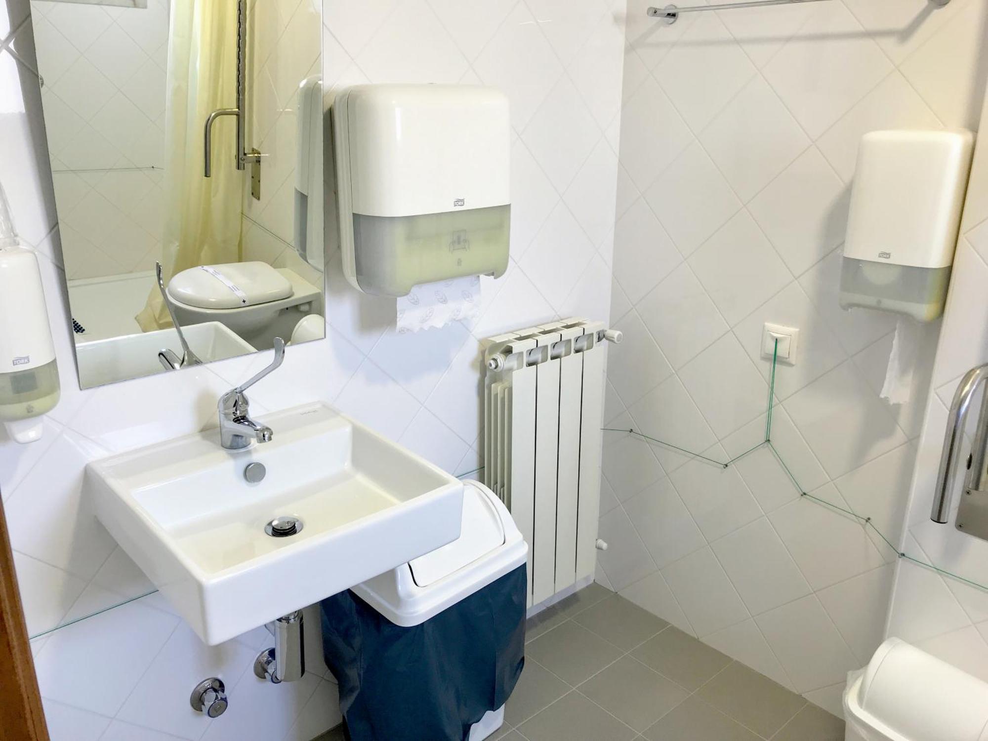 Triple Room,1556356237:JPEG