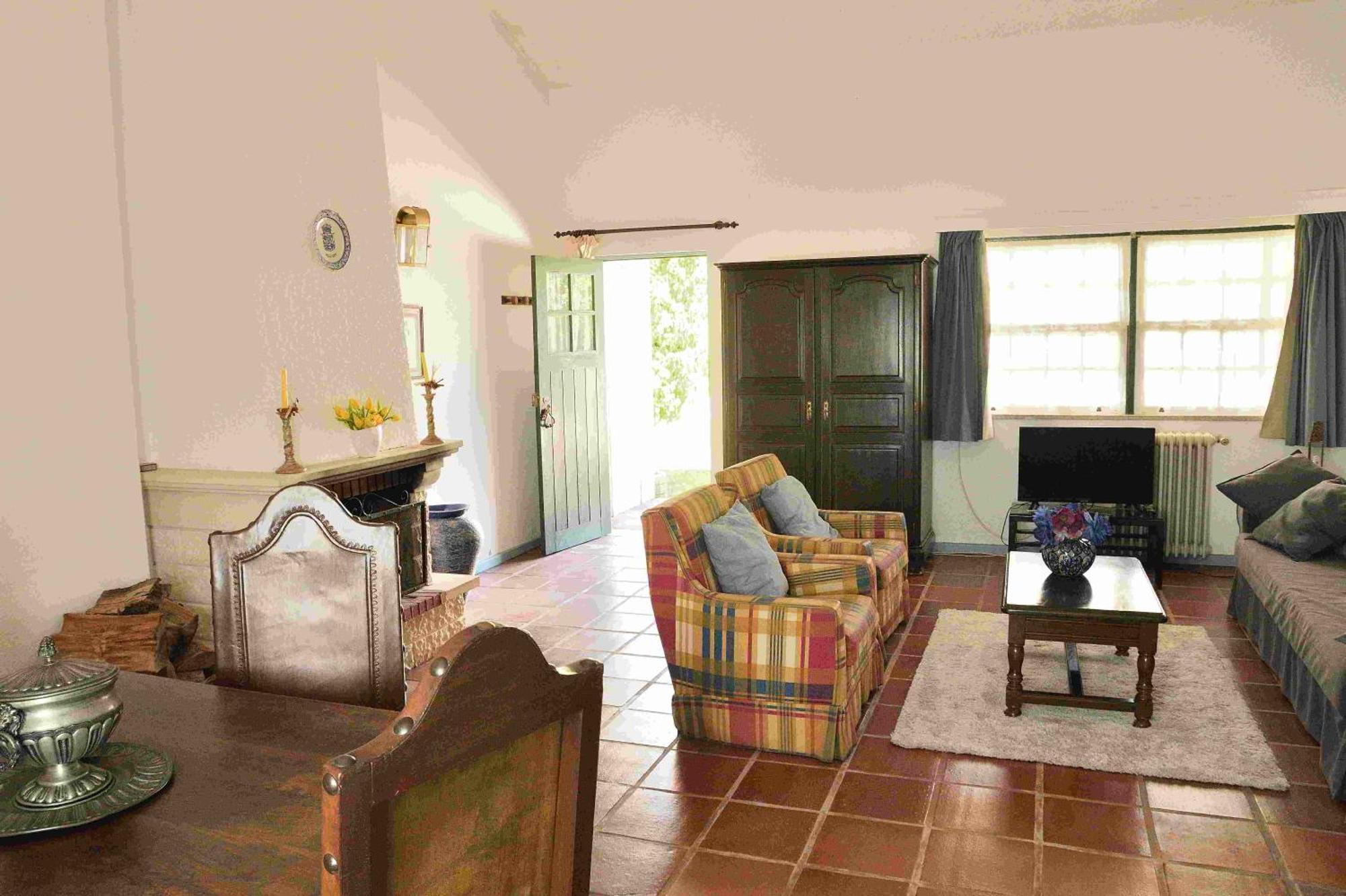 One-Bedroom Apartment,1586125110:JPEG