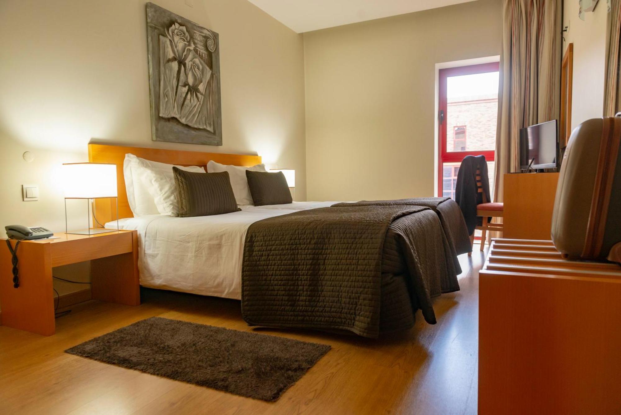 One-Bedroom Apartment,1516375033:JPEG