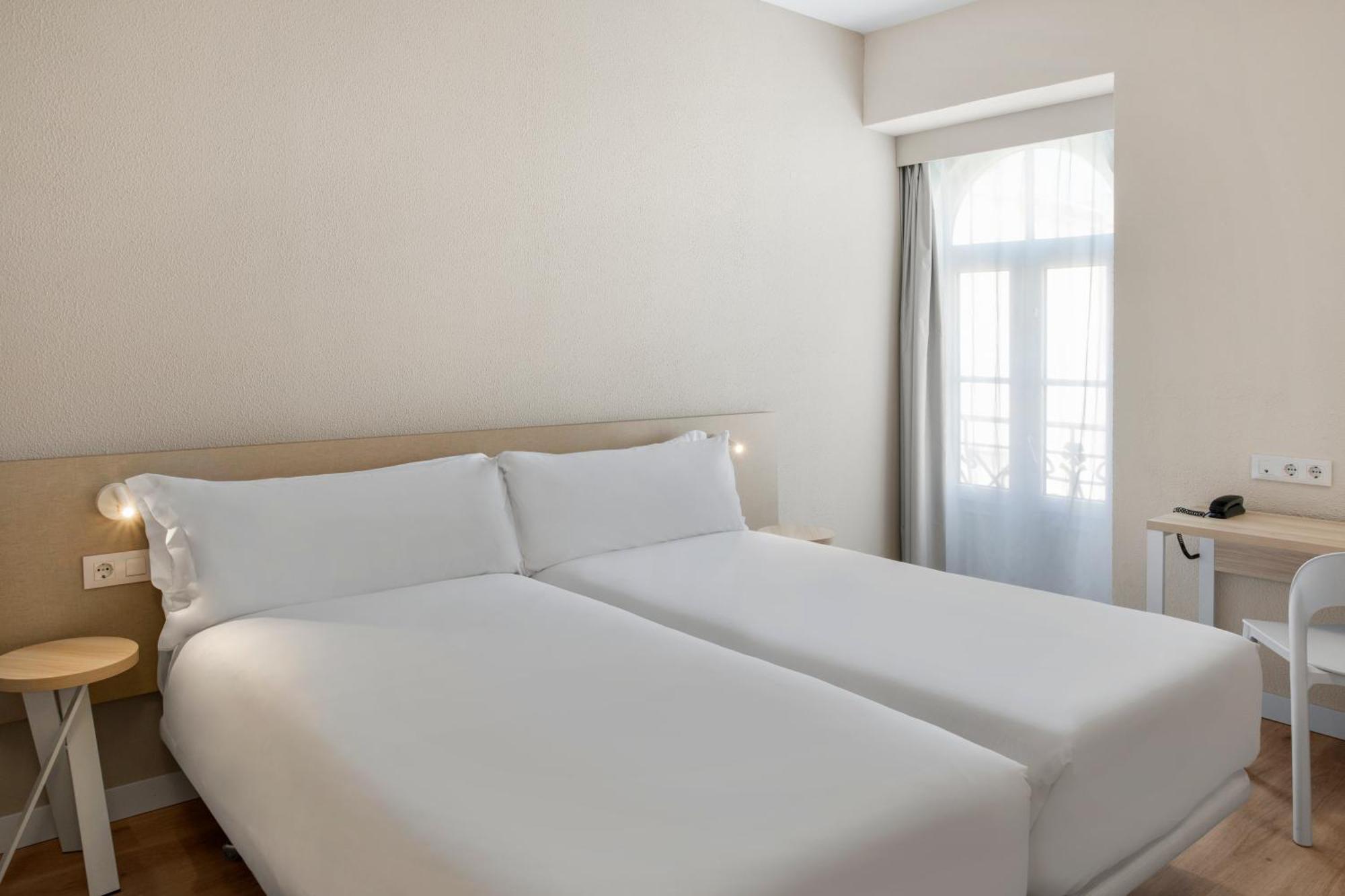 Standard Twin Room,1600562621:JPEG