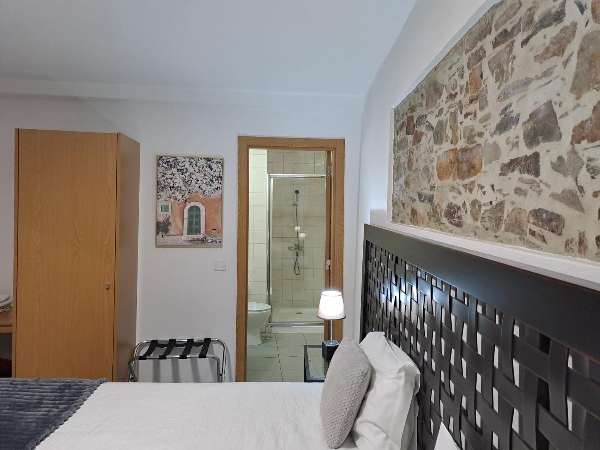 Twin Room Private Bathroom