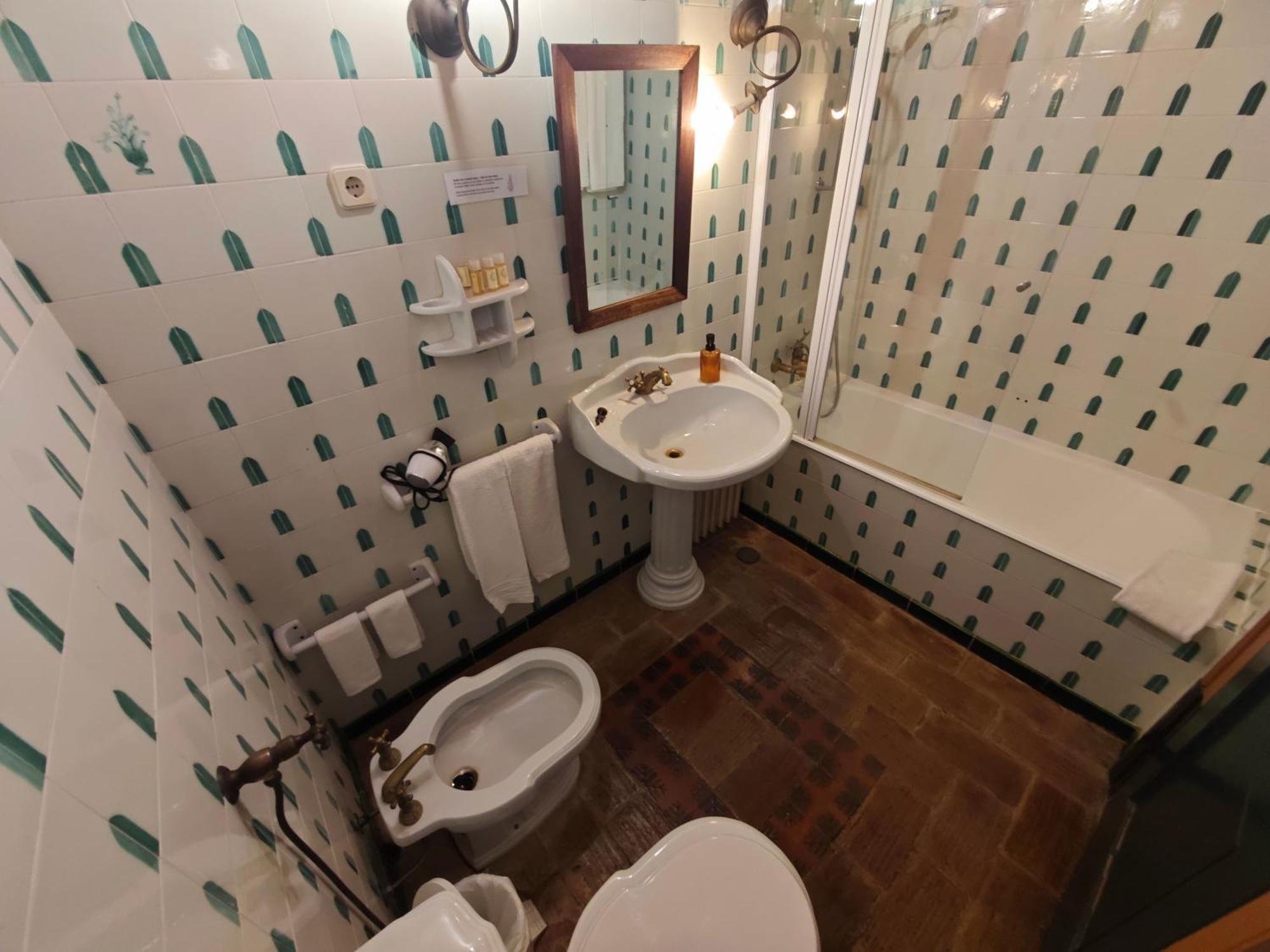 Twin Room,1770905782:JPEG