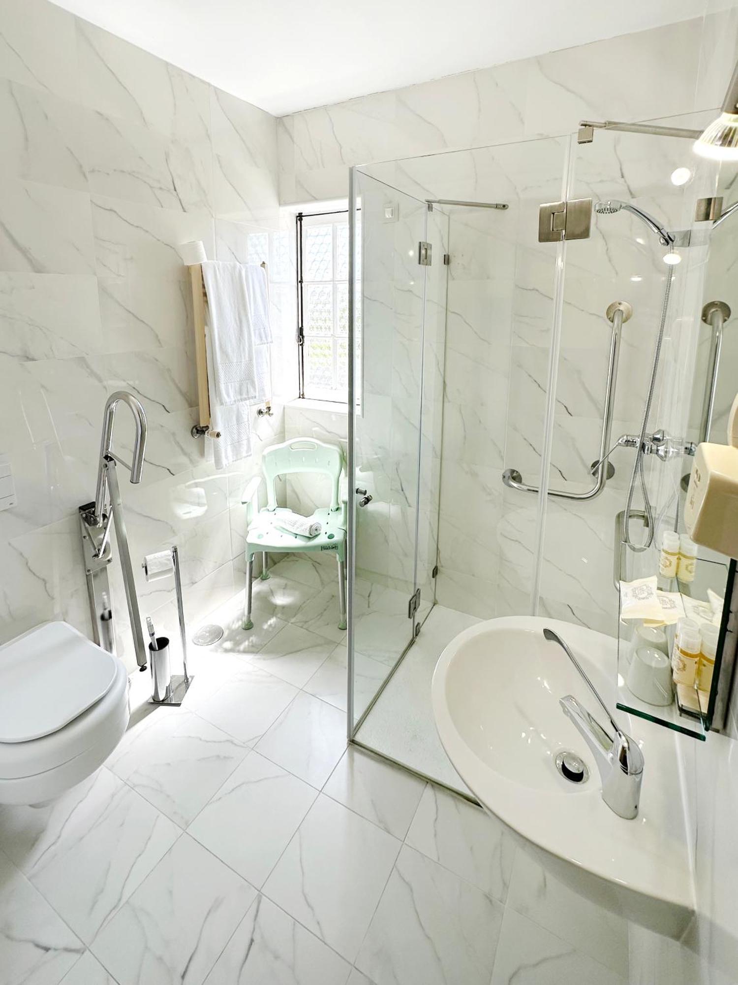 Double or Twin Room Disability Access