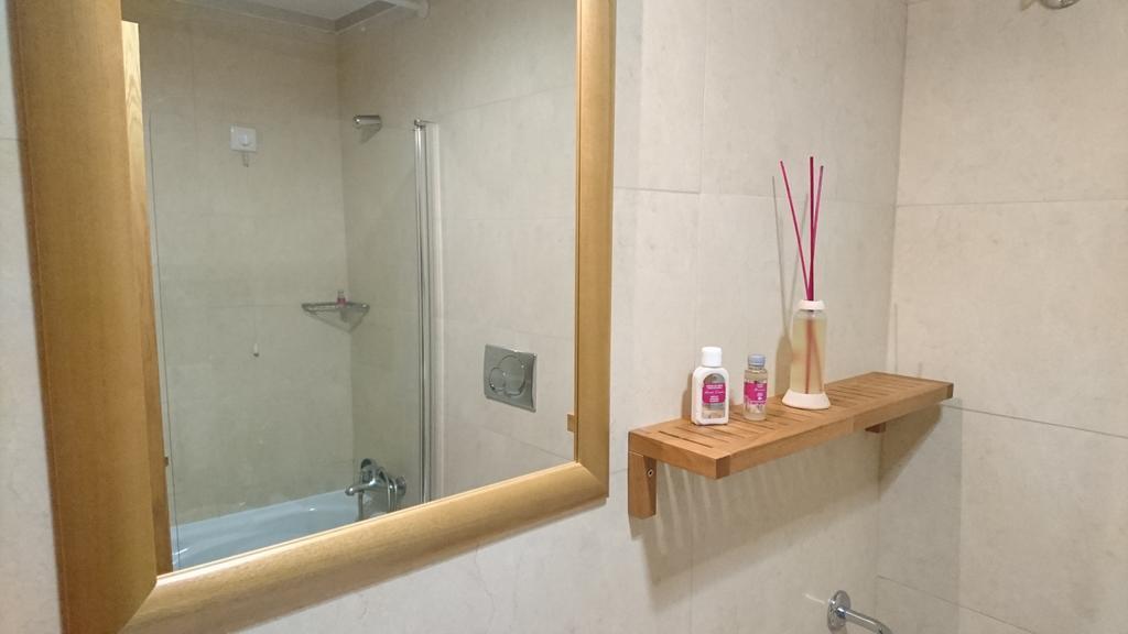 Twin Room,1215955216:JPEG