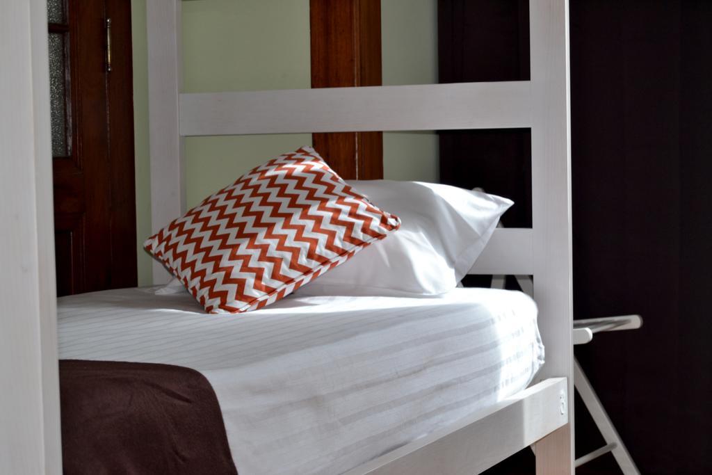 Bed 6-Bed Dormitory Room