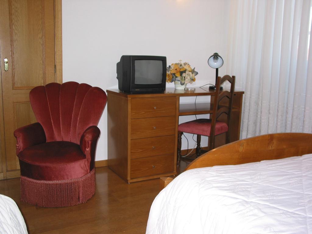 Family Room,379619983:JPEG