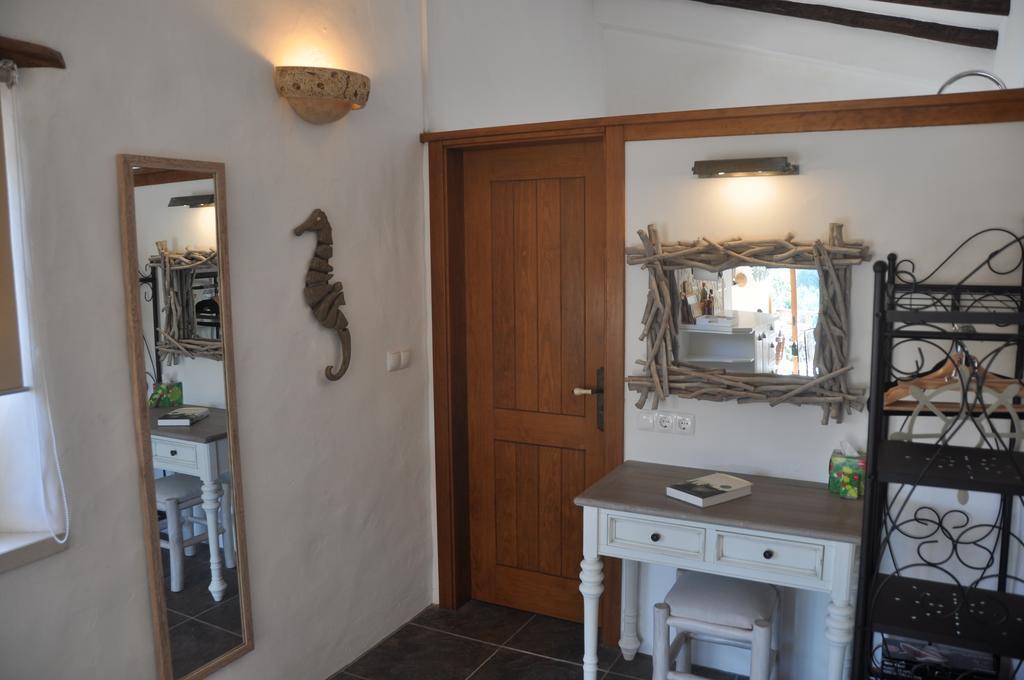 Deluxe Studio,319362433:JPEG