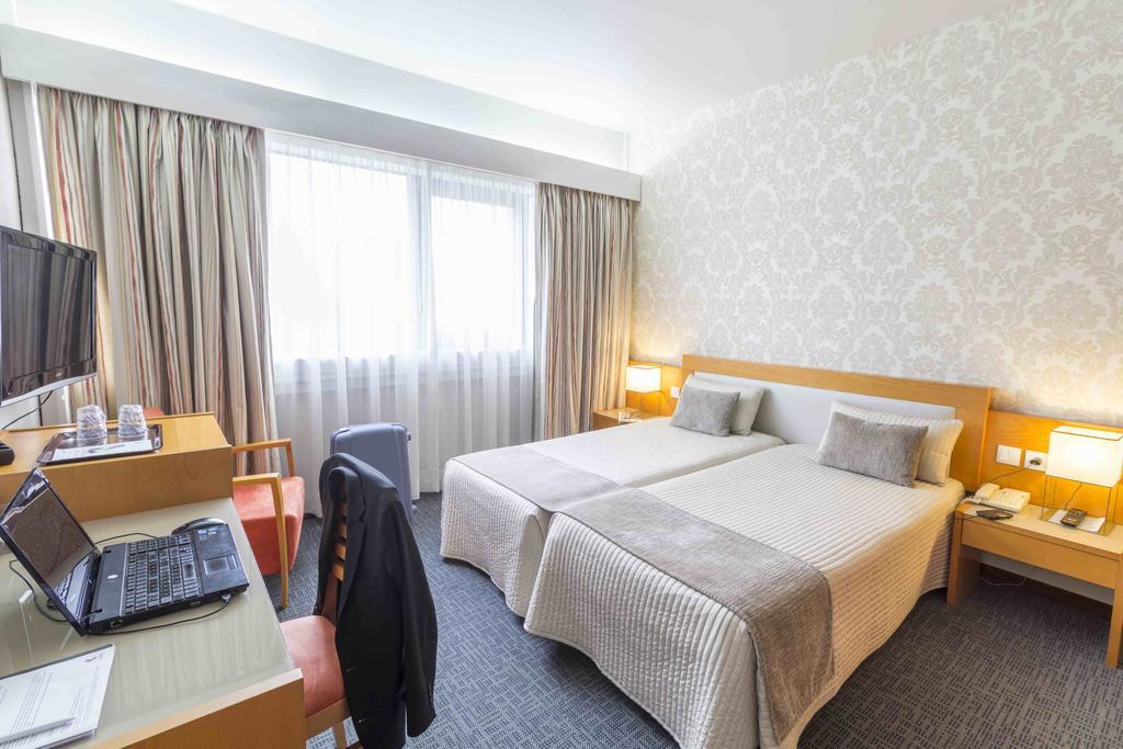 Twin Room,379451455:JPEG
