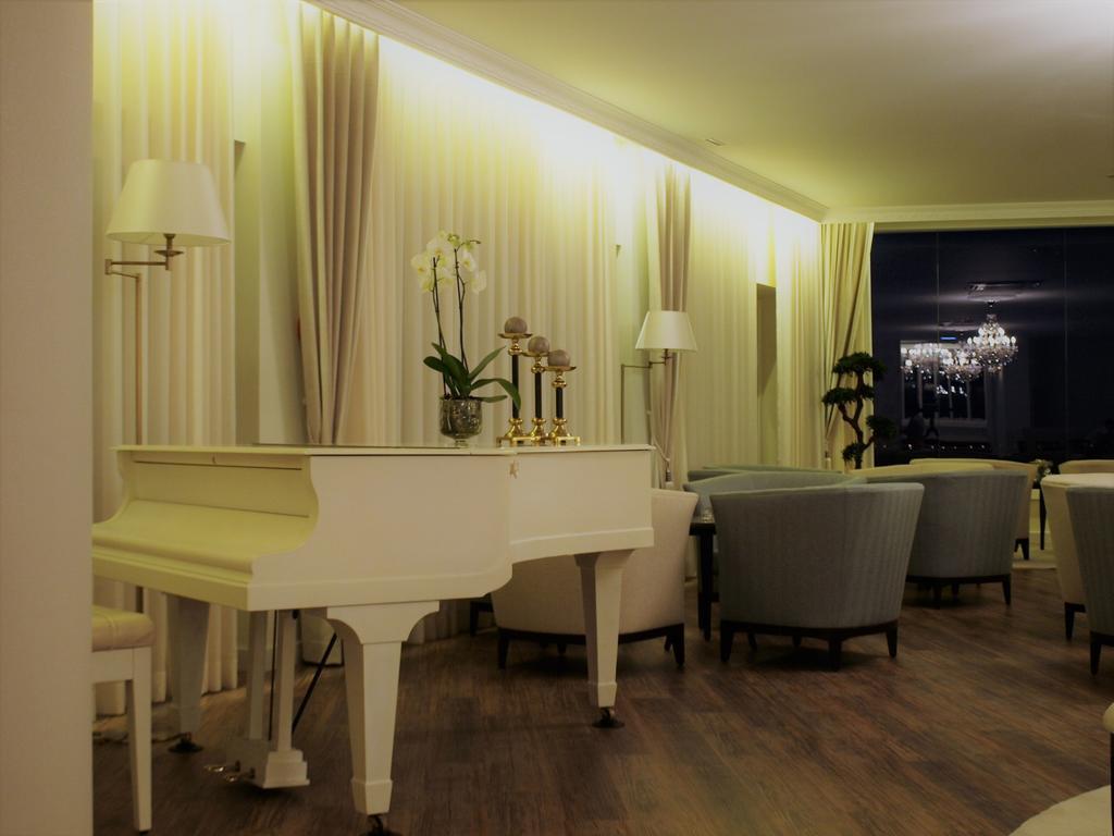 Double or Twin Room Romantic,448447017:JPEG