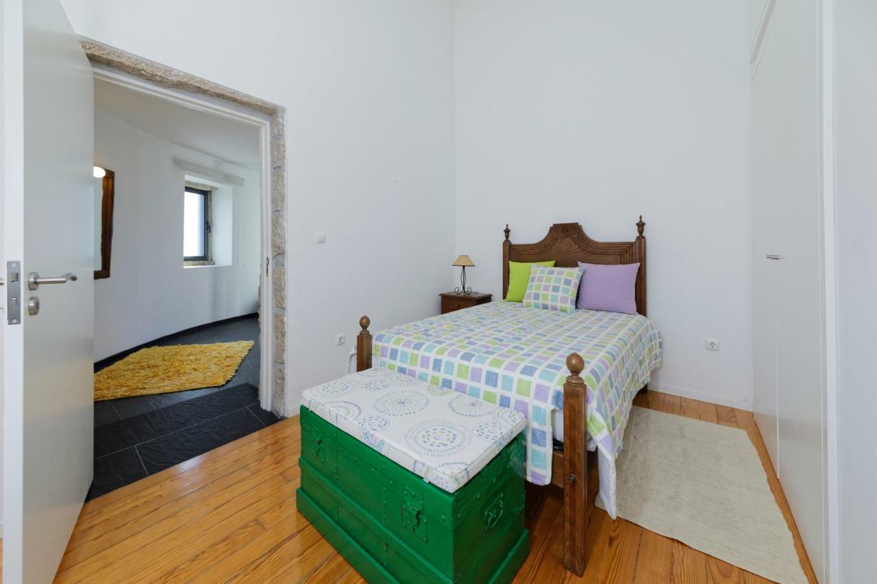 Two-Bedroom House,851885777:JPEG