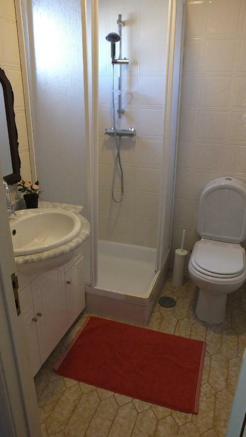 Double Room Private Bathroom