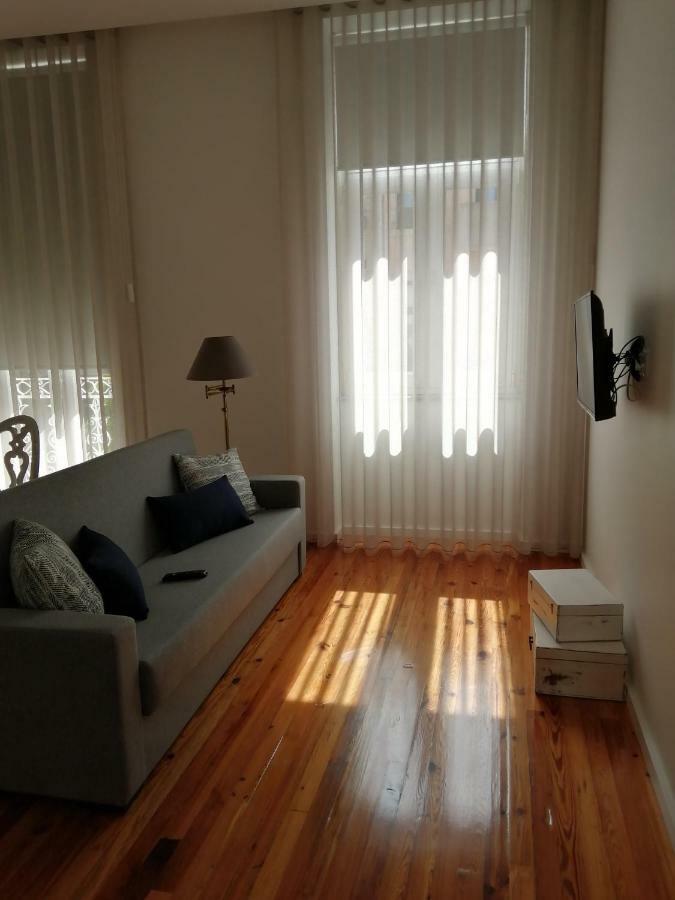 Studio Balcony,912052369:JPEG