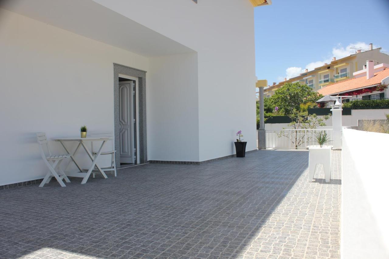 Three-Bedroom House,922299124:JPEG