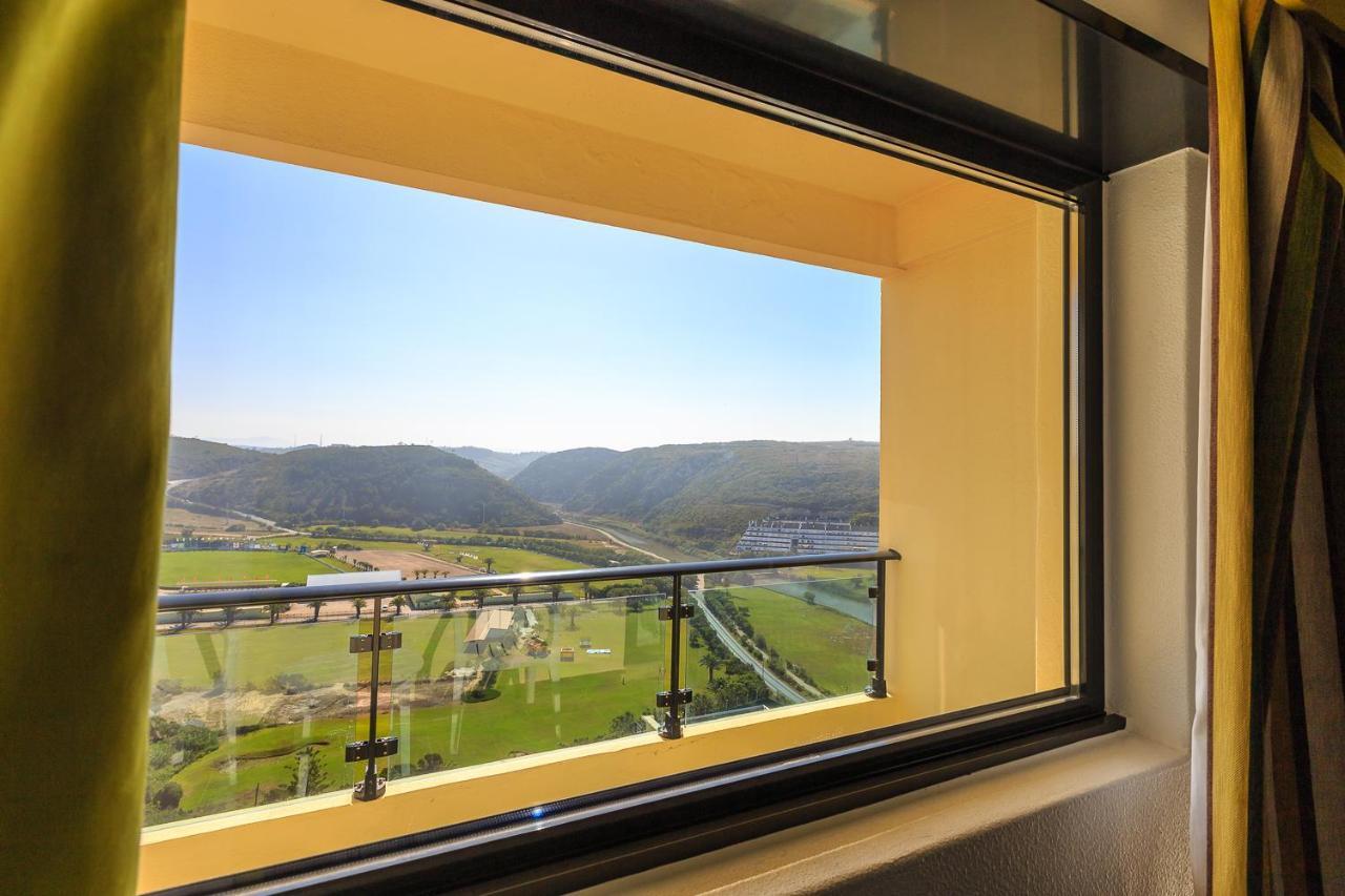 Habitación Doble Estándar con vistas a las montañas y balcón - 2 camas