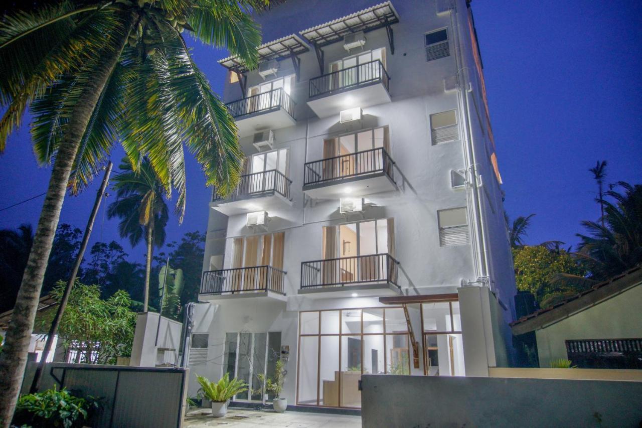 One-Bedroom Apartment Balcony,1041541480:JPEG