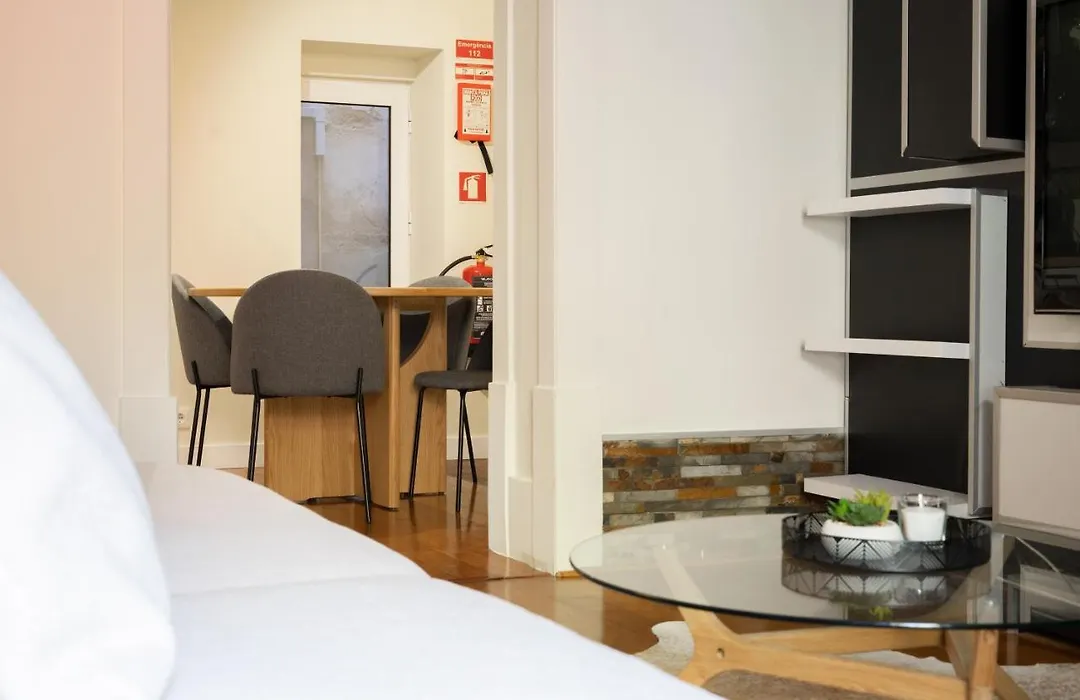 Charming Apt In Historic House-1
