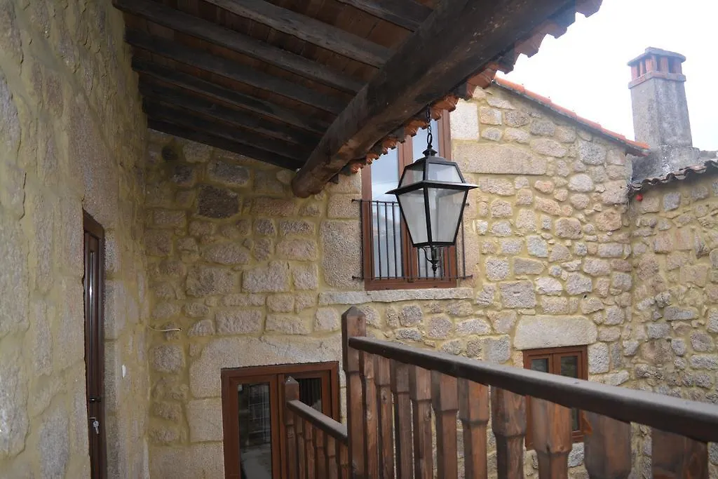 Casa Do Castelo De Celorico-1