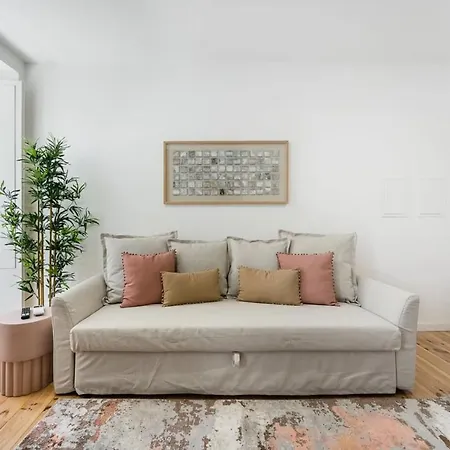 Guestready - A Charming Stay Near Paco Das Escolas-2
