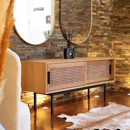 Charming Apt In Historic House-3