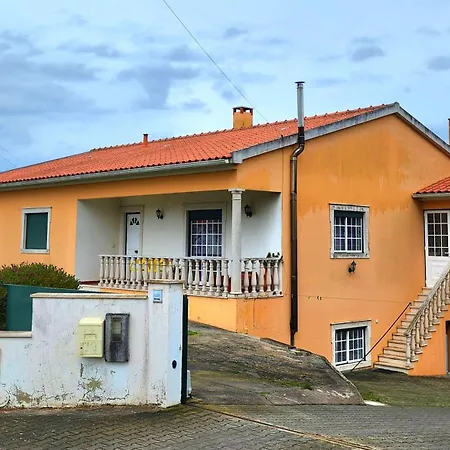 Casa da Avó Judite com vista para o Castelo de Óbidos-2