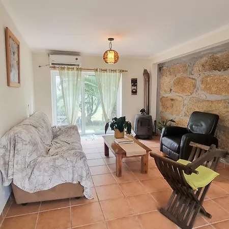 Quinta Sarnadela - Spacious 3 Bedroom House With In Beautiful Gardens-2