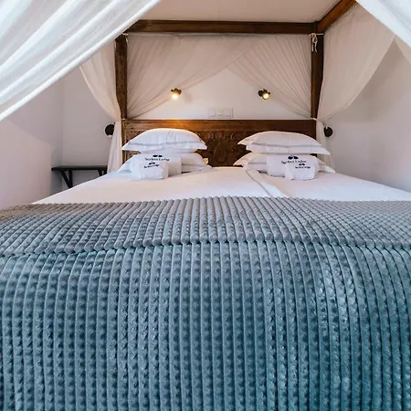 Surfers Lodge Peniche-3
