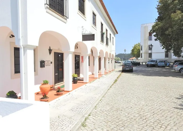 Obidos hotels near Rotunda da Rainha