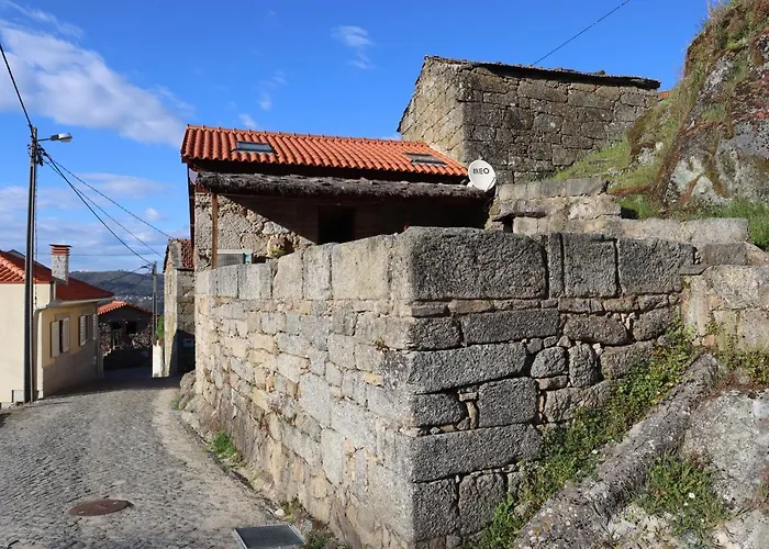 El Privado Comfortable Rural Cottage In Ancient Village In The Douro Region Viseu