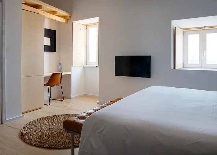 Coimbra 4 Star Hotels near Palacio Real de Coimbra