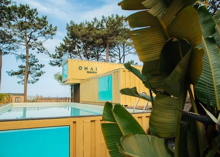 Nazare Hotels with Tennis Court