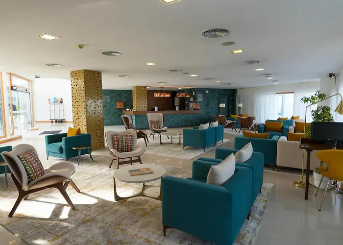 Nazare Hotels With Pool near Fort of Sao Miguel Arcanjo