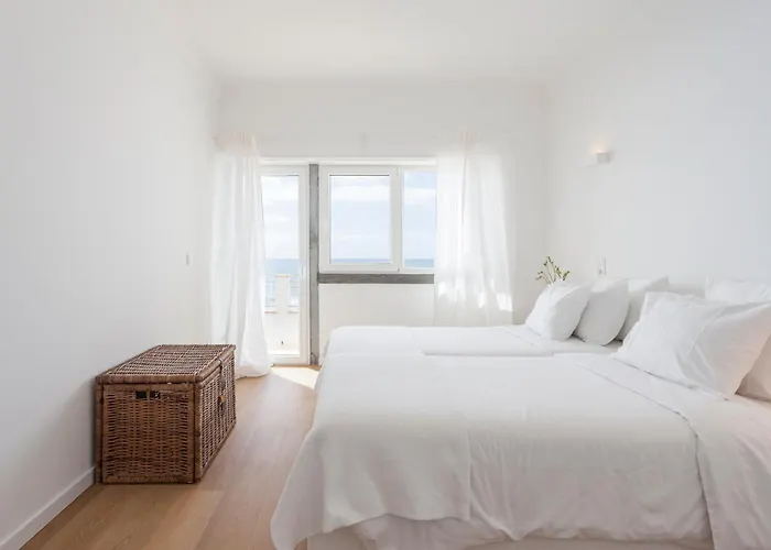 Blue Buddha Beach Rooms & Suites Ericeira