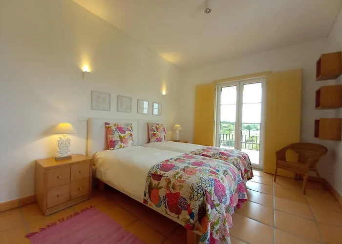 Lakeview Luxury Villa With Pool Óbidos que aceita animais de estimação