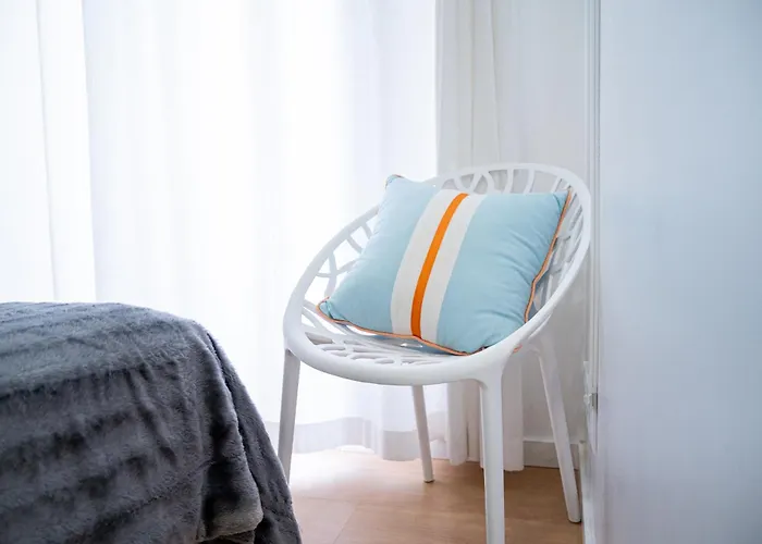 By The Sea - Nazare Bed & Breakfast