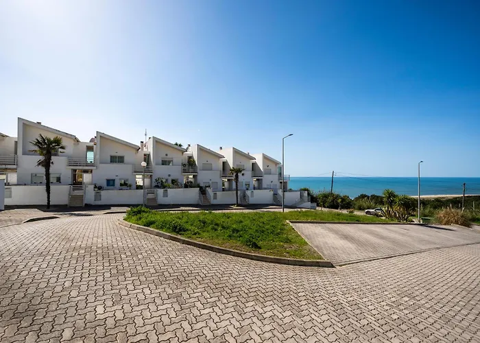 Nativo Big Wave Front Row 2Br Nazare Villa