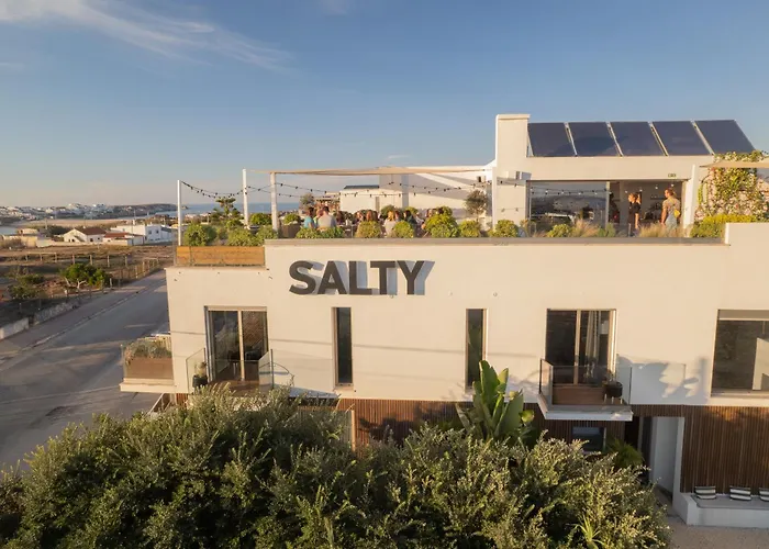 2 Sterne-Hotel-Hostel The Salty Surf & Yoga Ferrel 