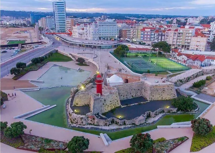 New Apt Center 1 Min Walk Beach/River/Casino!!! Figueira da Foz acceptant les animaux